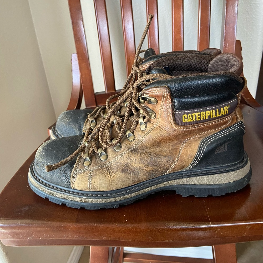 Caterpillar Tan and Black Leather Boots Size 8